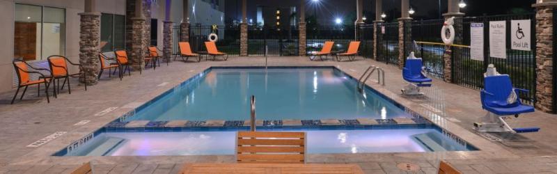 Holiday Inn Express & Suites Houston E - Pasadena Exterior photo